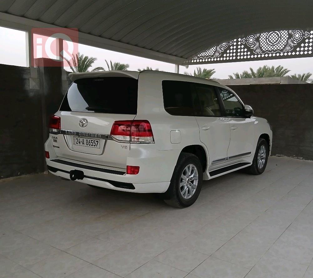 تويوتا لاندكروزر